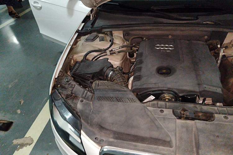 Used Audi A4L 2012 2.0 TFSI Automatic Technology Model Engine Bay Right