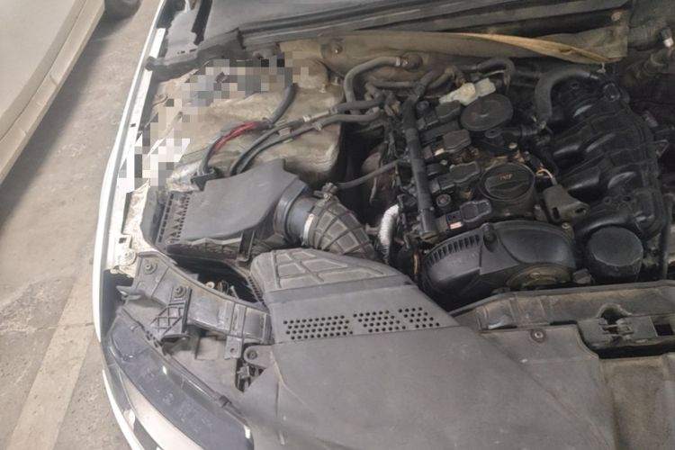 Used Audi A4L 2012 2.0 TFSI Automatic Technology Model Engine Bay Right