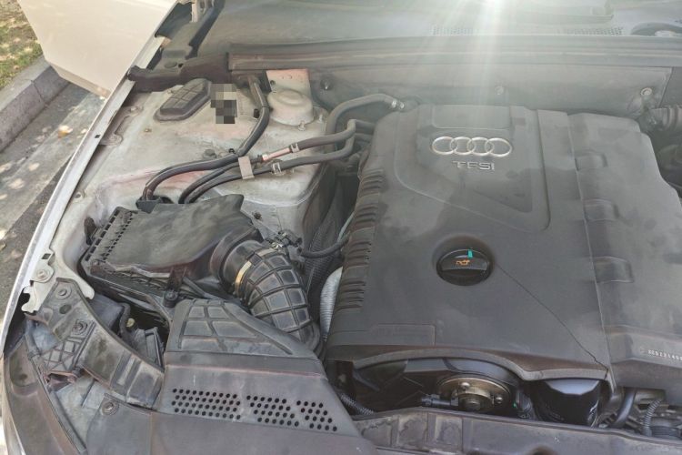 Used Audi A4L 2012 2.0 TFSI automatic Comfort trim level Engine Bay Right