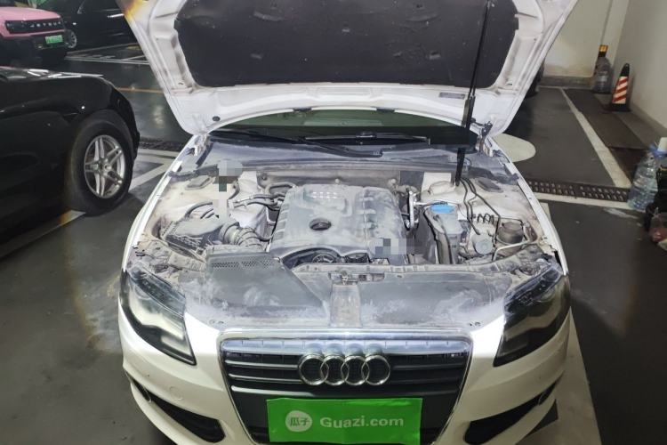 Used Audi A4L 2012 2.0 TFSI automatic standard version Engine Bay