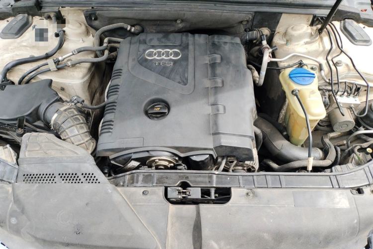 Used Audi A4L 2012 2.0 TFSI automatic Comfort trim level Engine Bay