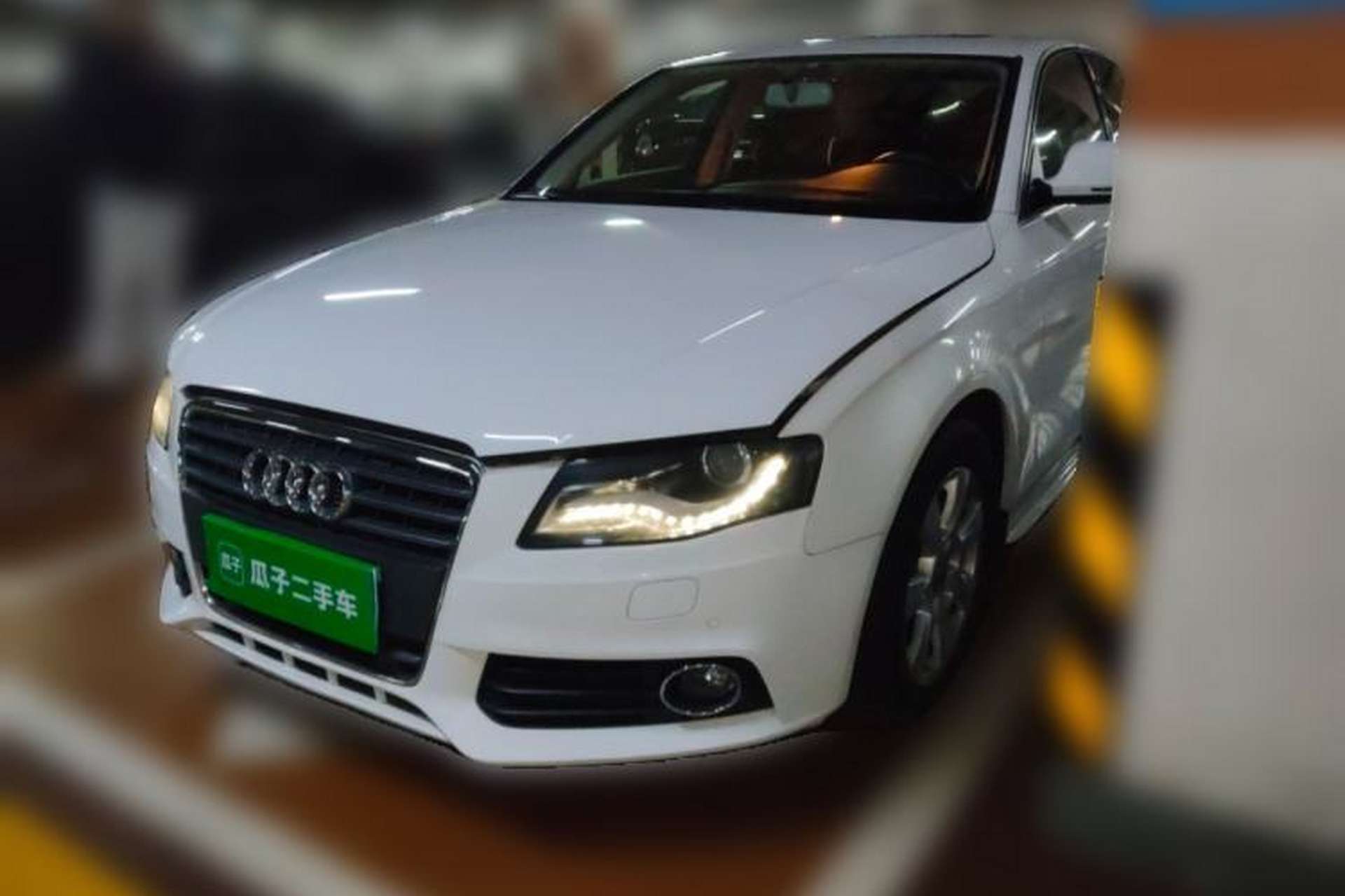 Used Audi A4L 2012 2.0 TFSI automatic Comfort trim level Front Left 45 Deg