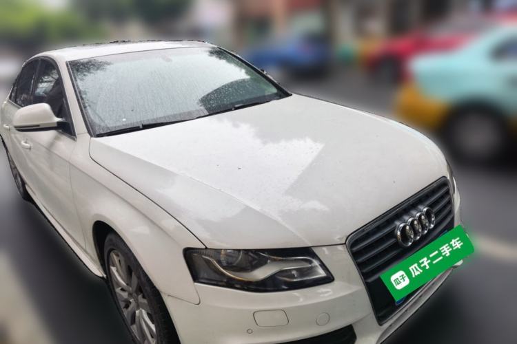Used Audi A4L 2012 2.0 TFSI automatic luxury version Front Right 45 Deg