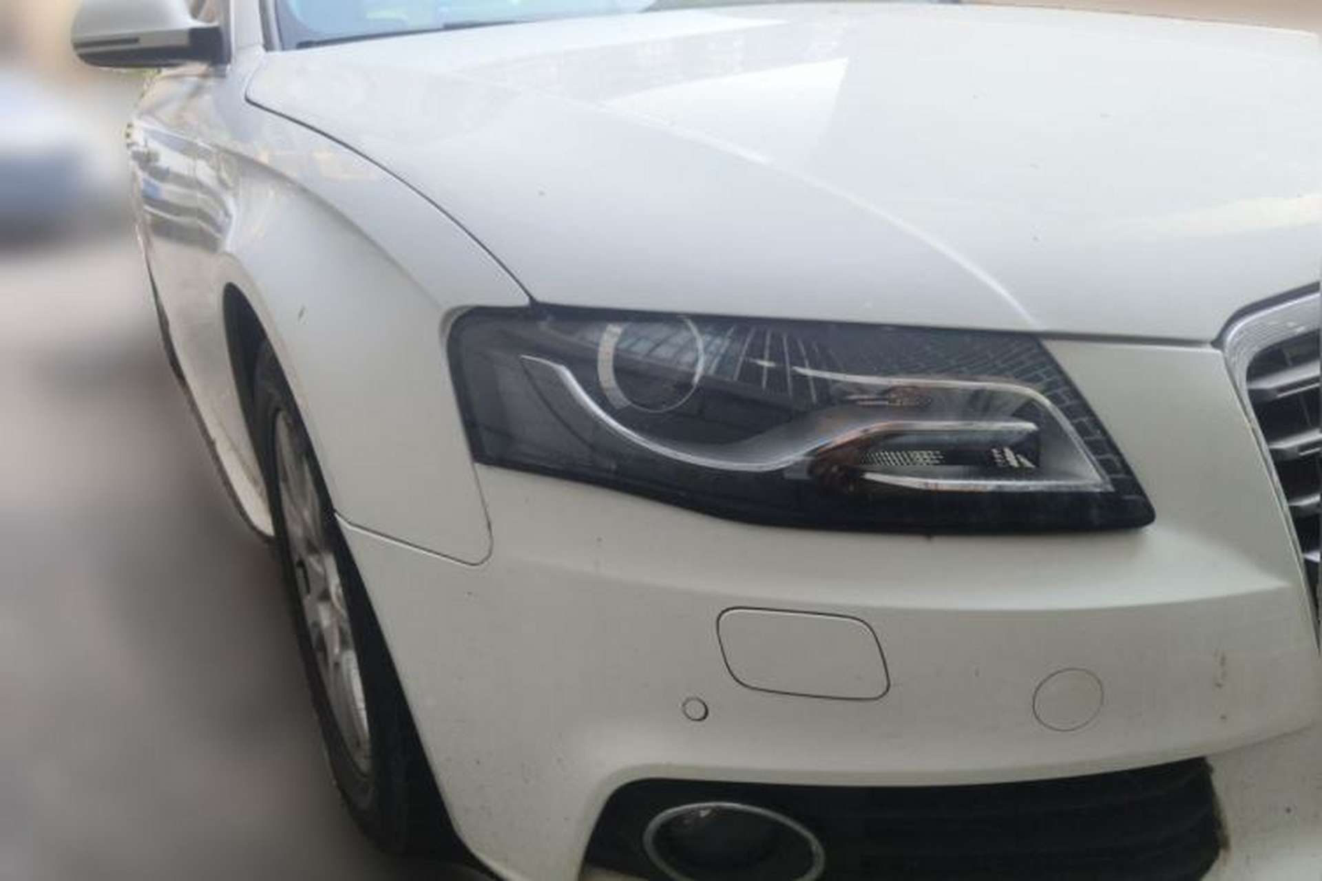 Used Audi A4L 2012 2.0 TFSI automatic standard version Front Right 45 Deg