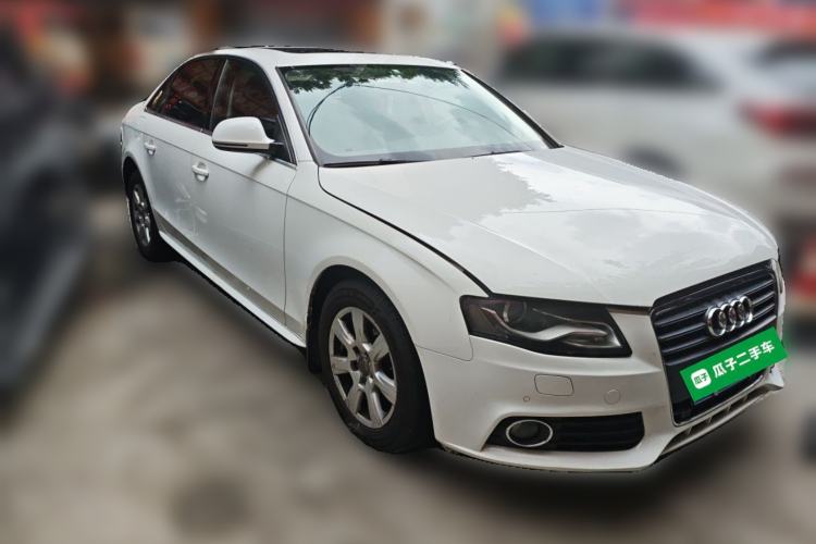 Used Audi A4L 2012 2.0 TFSI automatic Comfort trim level Front Right 45 Deg