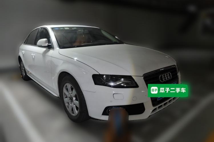 Used Audi A4L 2012 2.0 TFSI automatic standard version Front Right 45 Deg
