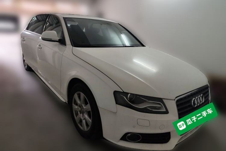 Used Audi A4L 2012 2.0 TFSI automatic Comfort trim level Front Right 45 Deg