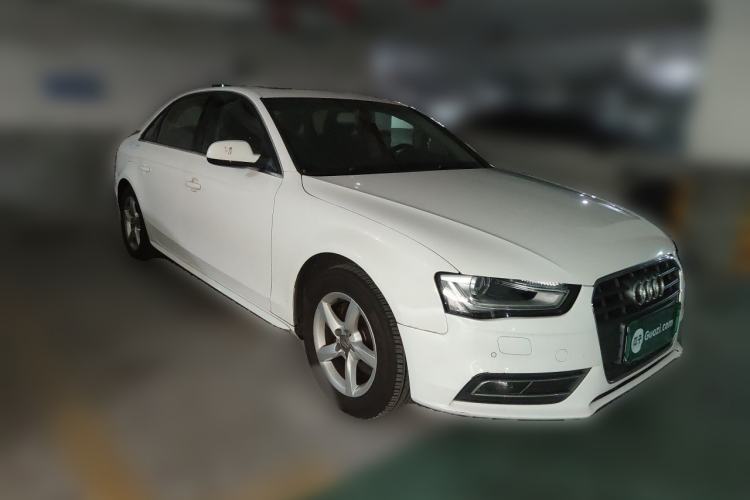 Used Audi A4L 2012 2.0 TFSI automatic Comfort trim level Front Right 45 Deg