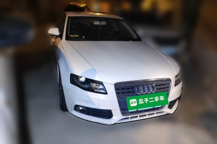 Used Audi A4L 2012 2.0 TFSI automatic Comfort trim level Front Right 45 Deg