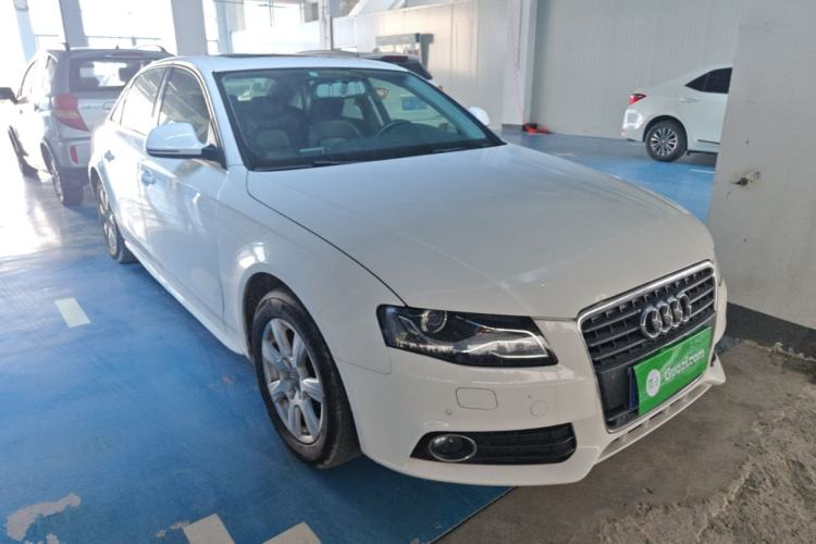 Used Audi A4L 2012 2.0 TFSI automatic standard version Front Right 45 Deg