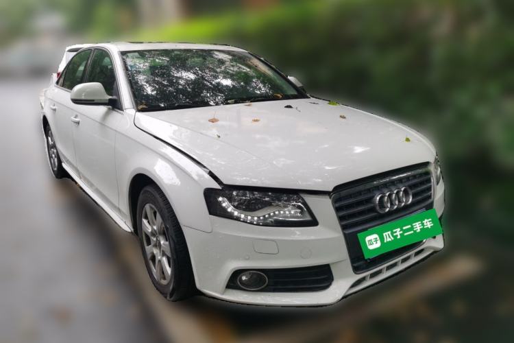 Used Audi A4L 2012 2.0 TFSI automatic standard version Front Right 45 Deg