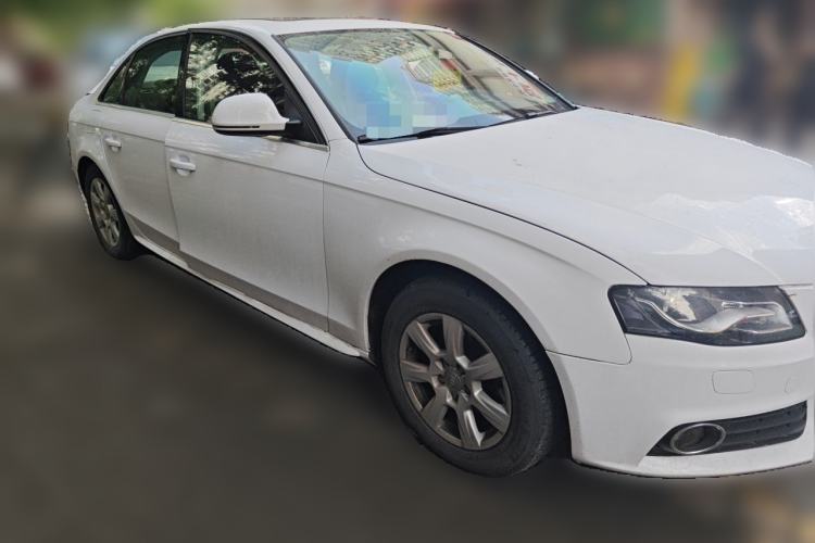 Used Audi A4L 2012 2.0 TFSI automatic standard version Front Right 45 Deg
