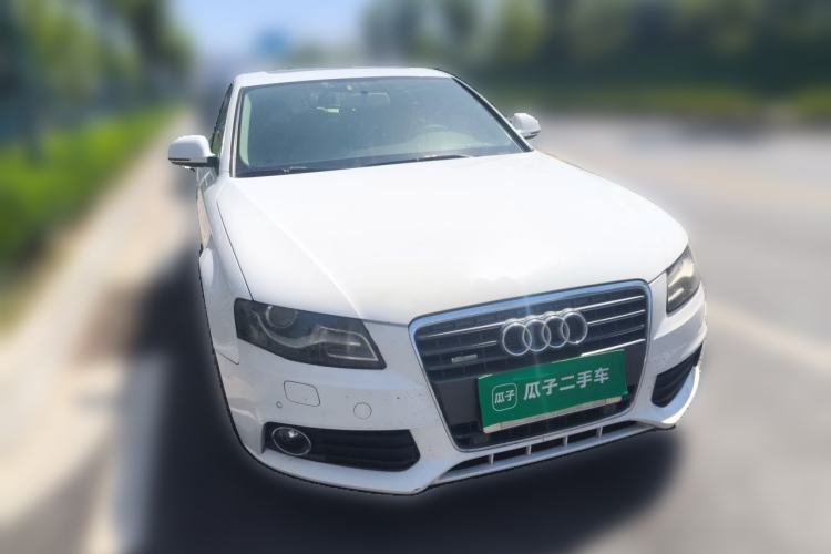 Used Audi A4L 2012 2.0 TFSI automatic standard version Front Right 45 Deg