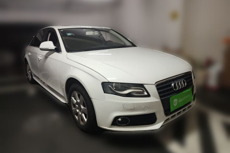 Used Audi A4L 2012 2.0 TFSI automatic standard version Front Right 45 Deg