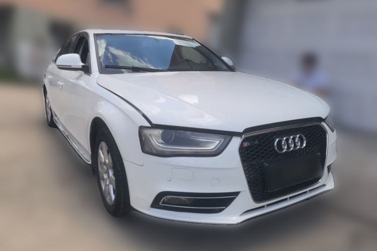 Used Audi A4L 2012 2.0 TFSI automatic Comfort trim level Front Right 45 Deg