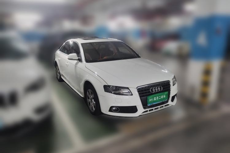 Used Audi A4L 2012 2.0 TFSI automatic standard version Front Right 45 Deg