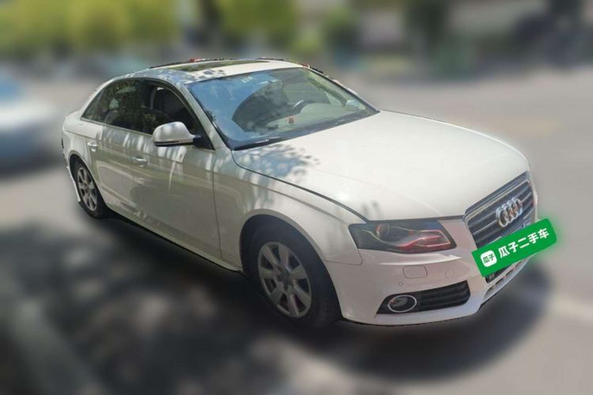 Used Audi A4L 2012 2.0 TFSI automatic Comfort trim level Front Right 45 Deg