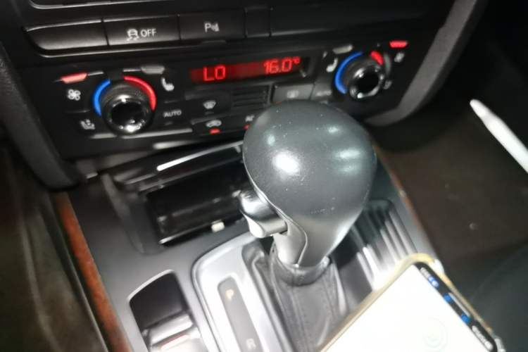Used Audi A4L 2012 2.0 TFSI Automatic Technology Model Gear Lever