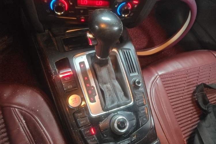 Used Audi A4L 2012 2.0 TFSI Automatic Technology Model Gear Lever