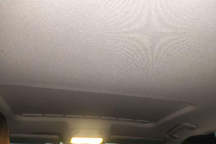 Used Audi A4L 2012 2.0 TFSI automatic Comfort trim level Headliner