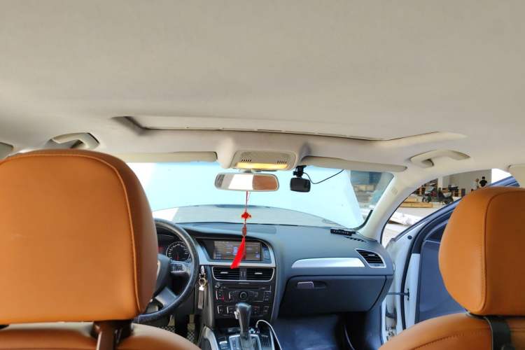 Used Audi A4L 2012 2.0 TFSI automatic standard version Headliner