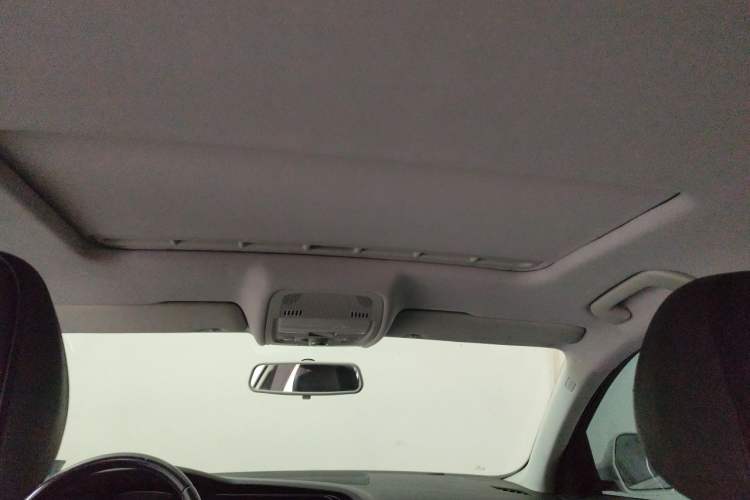 Used Audi A4L 2012 2.0 TFSI automatic Comfort trim level Headliner