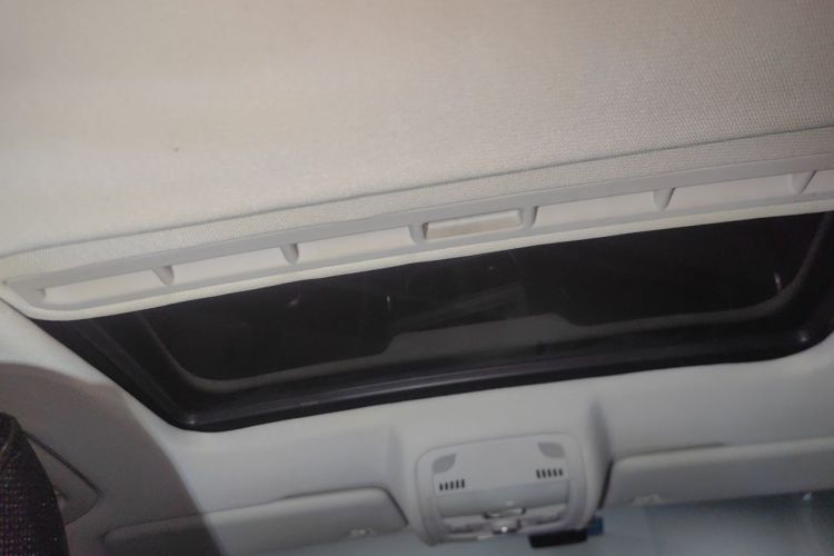Used Audi A4L 2012 2.0 TFSI automatic Comfort trim level Headliner