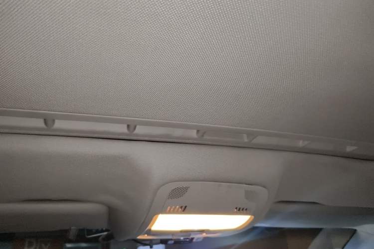Used Audi A4L 2012 2.0 TFSI automatic standard version Headliner