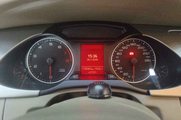 Used Audi A4L 2012 2.0 TFSI automatic standard version Instrument Cluster