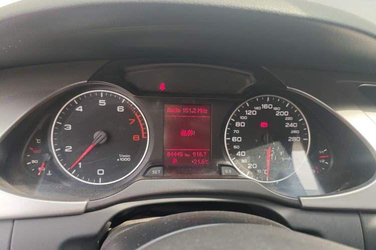Used Audi A4L 2012 2.0 TFSI automatic standard version Instrument Cluster