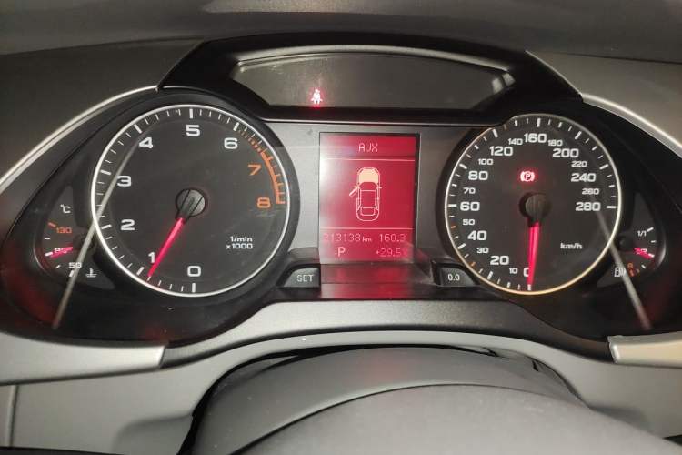 Used Audi A4L 2012 2.0 TFSI automatic standard version Instrument Cluster