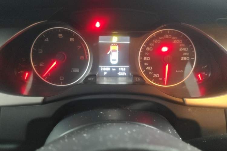 Used Audi A4L 2012 2.0 TFSI Automatic Technology Model Instrument Cluster