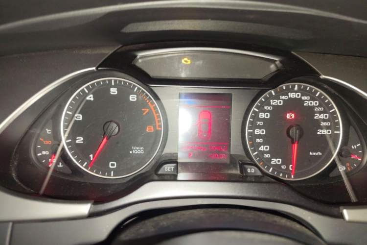 Used Audi A4L 2012 1.8 TFSI Automatic Comfort Model Instrument Cluster