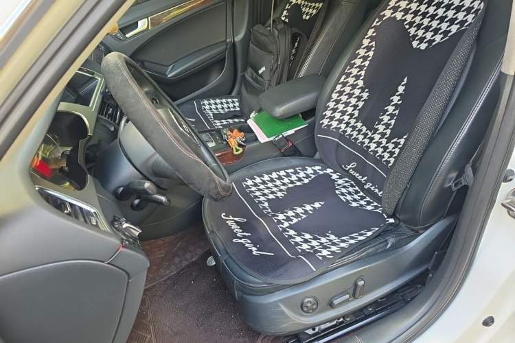 Used Audi A4L 2012 2.0 TFSI automatic Comfort trim level Left Front Seat