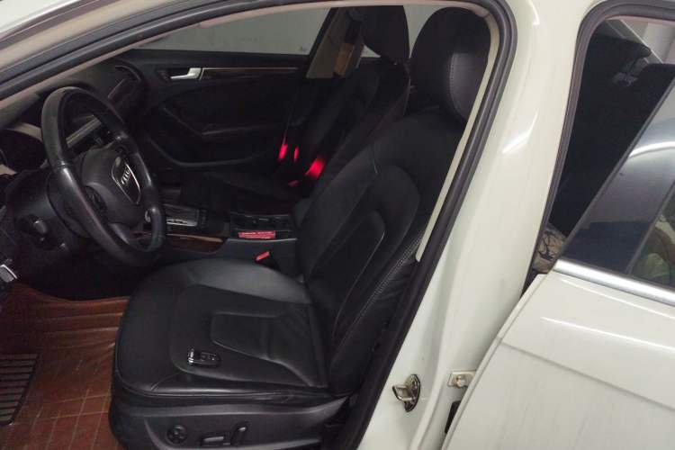 Used Audi A4L 2012 2.0 TFSI automatic Comfort trim level Left Front Seat