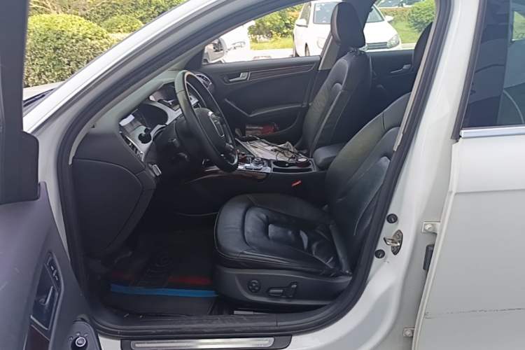 Used Audi A4L 2012 2.0 TFSI Automatic Technology Model Left Front Seat