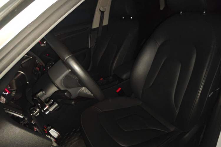 Used Audi A4L 2012 2.0 TFSI Automatic Technology Model Left Front Seat