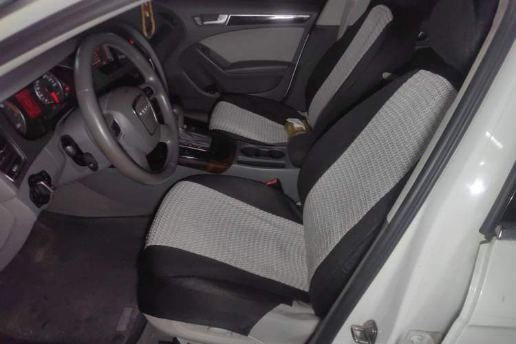 Used Audi A4L 2012 2.0 TFSI automatic Comfort trim level Left Front Seat