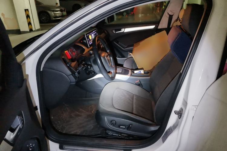Used Audi A4L 2012 2.0 TFSI automatic standard version Left Front Seat