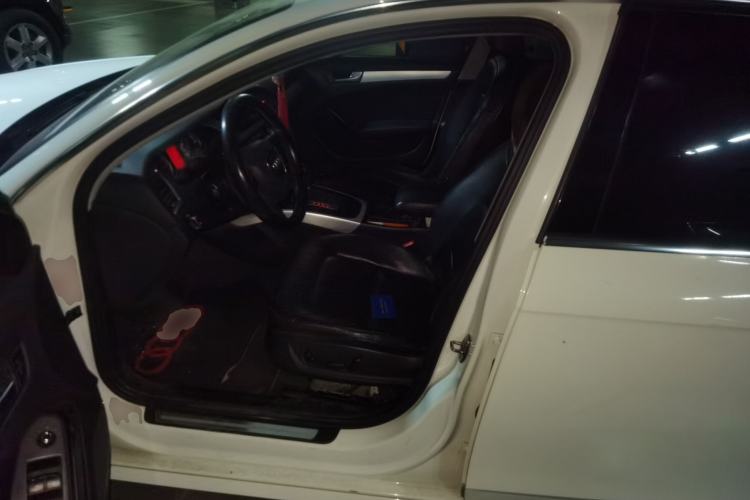 Used Audi A4L 2012 2.0 TFSI automatic standard version Left Front Seat