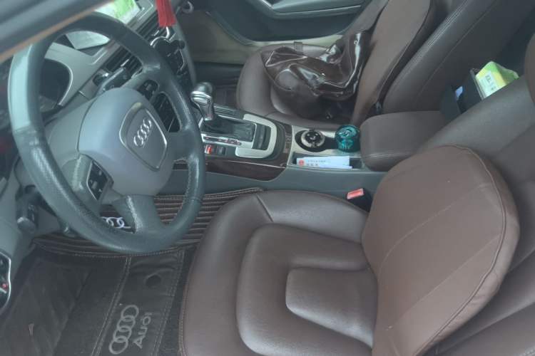 Used Audi A4L 2012 2.0 TFSI automatic Comfort trim level Left Front Seat