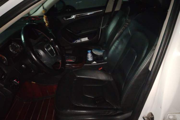 Used Audi A4L 2012 2.0 TFSI automatic Comfort trim level Left Front Seat