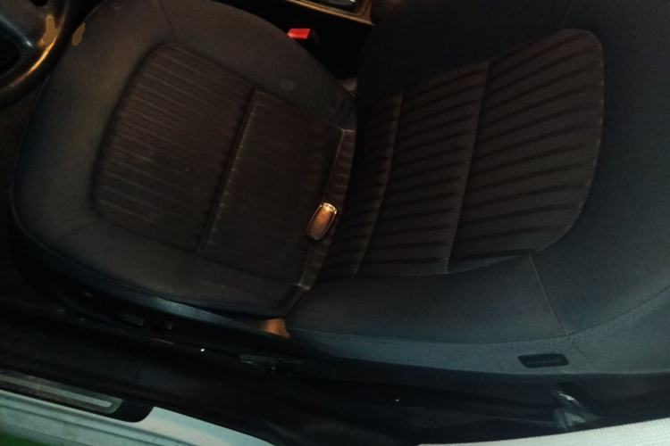 Used Audi A4L 2012 2.0 TFSI automatic standard version Left Front Seat