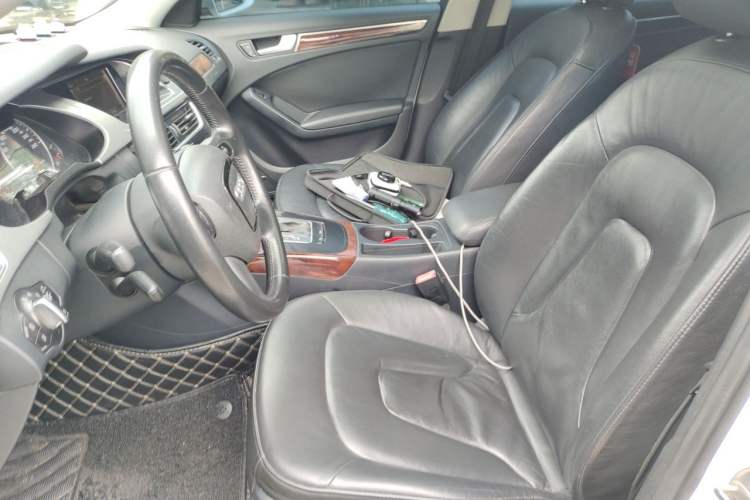 Used Audi A4L 2012 2.0 TFSI automatic Comfort trim level Left Front Seat
