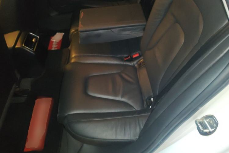 Used Audi A4L 2012 2.0 TFSI automatic Comfort trim level Left Rear Seat