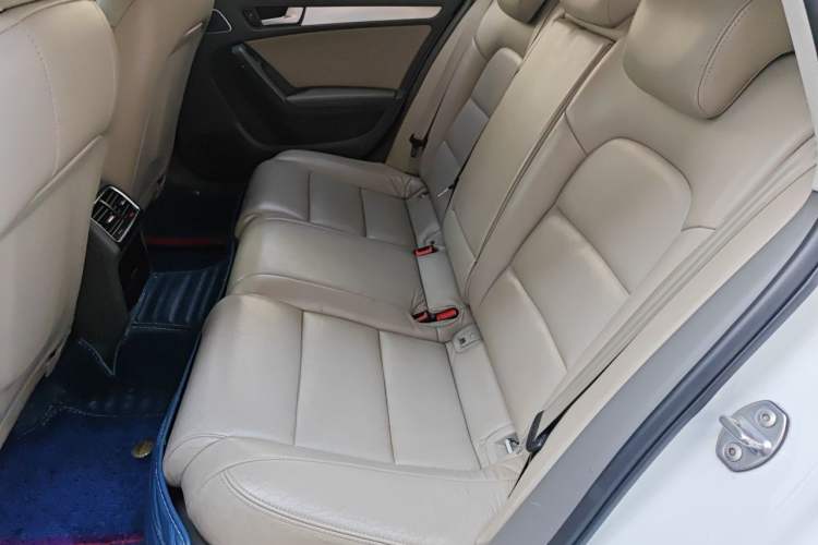 Used Audi A4L 2012 2.0 TFSI automatic standard version Left Rear Seat