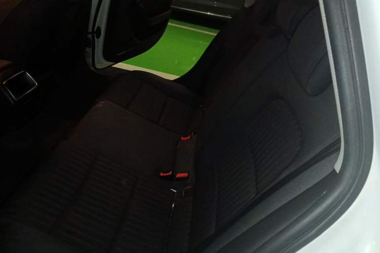 Used Audi A4L 2012 2.0 TFSI automatic standard version Left Rear Seat