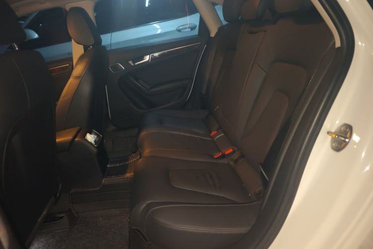 Used Audi A4L 2012 2.0 TFSI automatic Comfort trim level Left Rear Seat