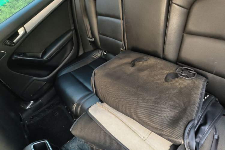 Used Audi A4L 2012 2.0 TFSI automatic standard version Left Rear Seat