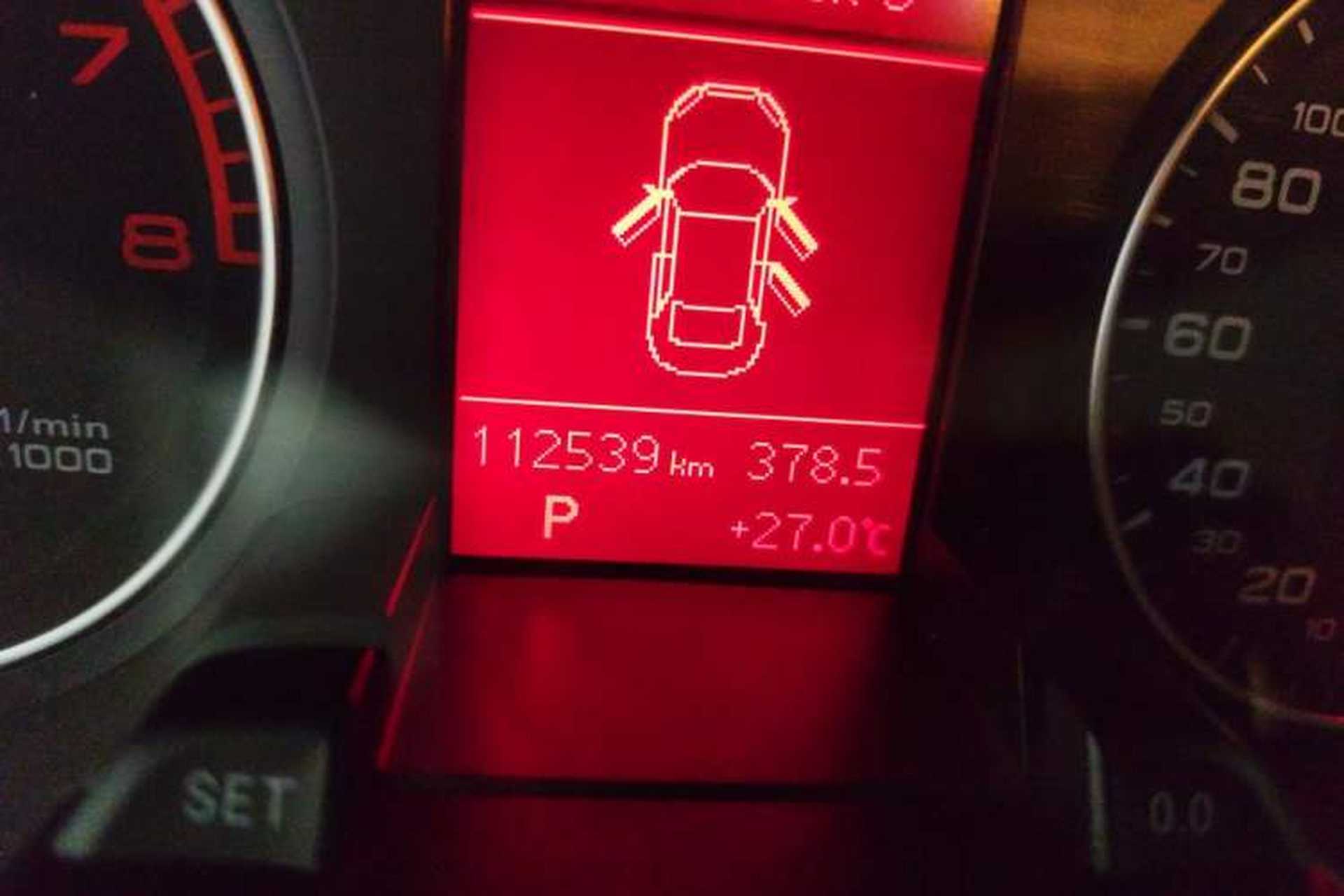 Used Audi A4L 2012 2.0 TFSI automatic Comfort trim level Odometer Close Up